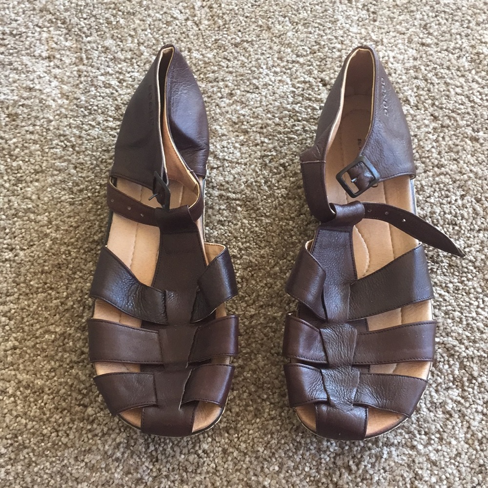 100% real leather from Argentina. Super comfy